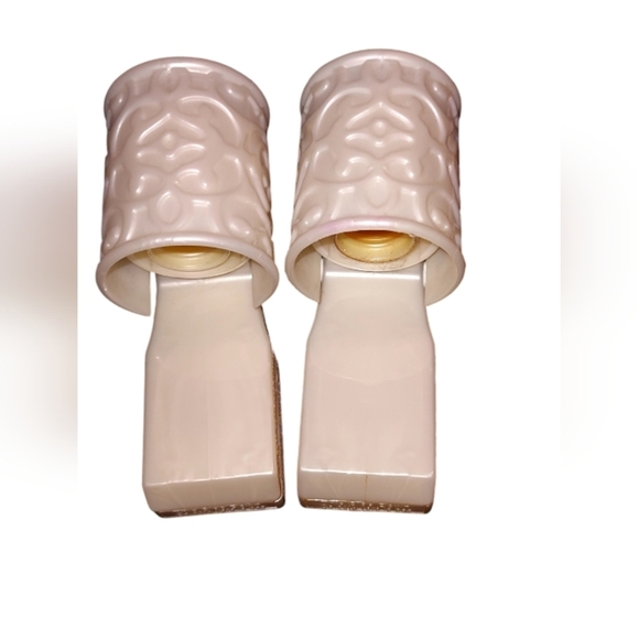 Bath & Body Works Slatkin & Co Wallflowers Diffuser Off White Vines - Picture 1 of 3